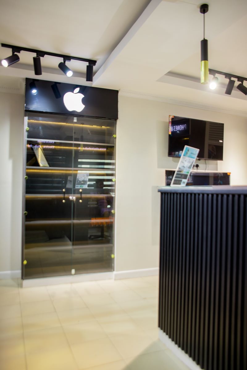 Contemporary Store - Image 7